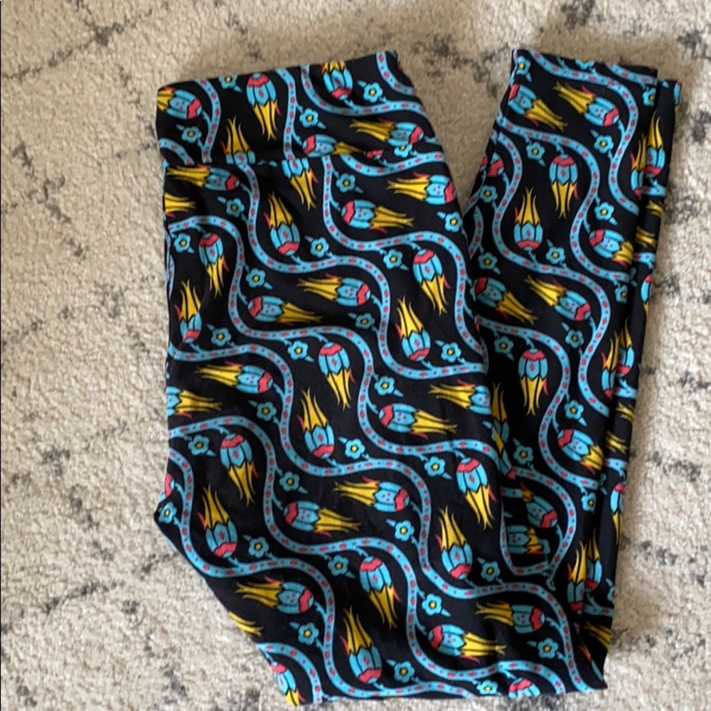 LuLaRoe Tall and Curvy Leggings